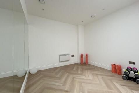 YOGA ROOM