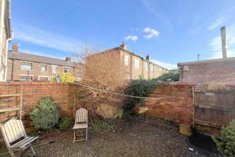 REAR COURTYARD