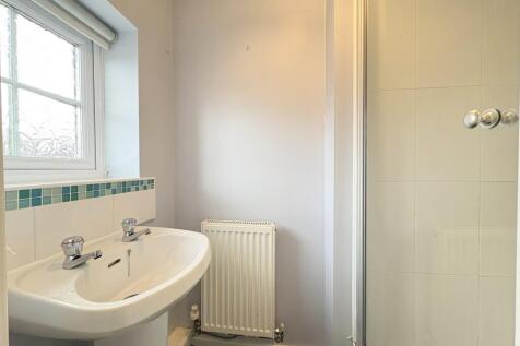 EN SUITE SHOWER ROOM