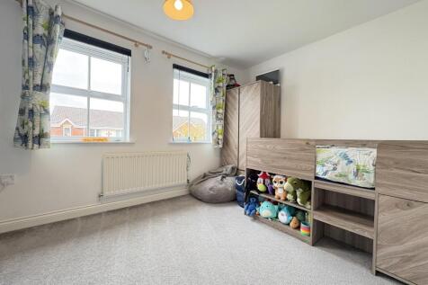 BEDROOM 2