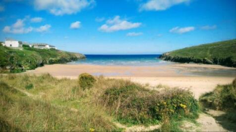 PORTHCOTHAN BAY