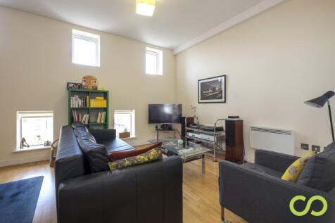 LIVING AREA (Main)