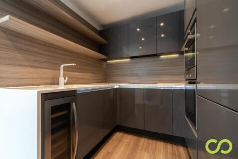 Kitchen (Main)