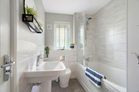 first floor bathr...