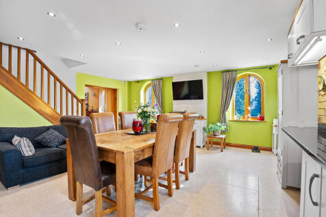 kitchen dining ro...