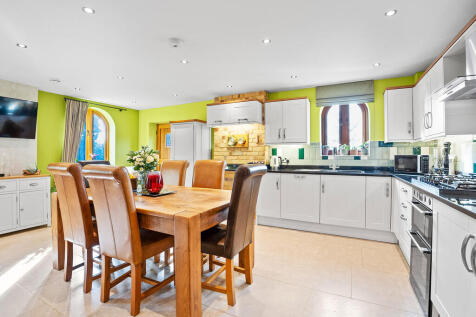 kitchen dining ro...