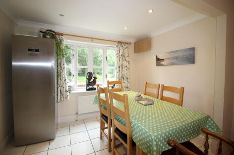 breakfast room