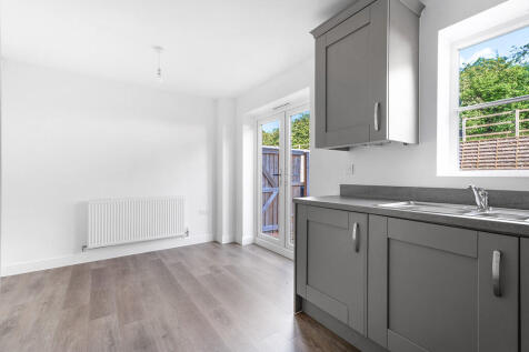 kitchen dining ro...
