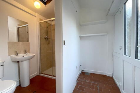 rear hall, shower...