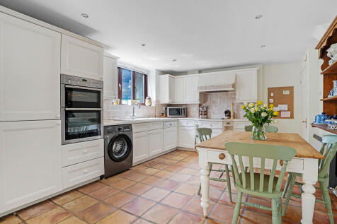 kitchen dining ro...