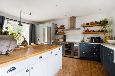 kitchen dining ro...
