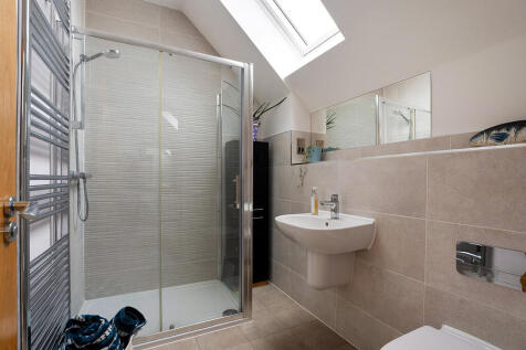 ensuite shower ro...