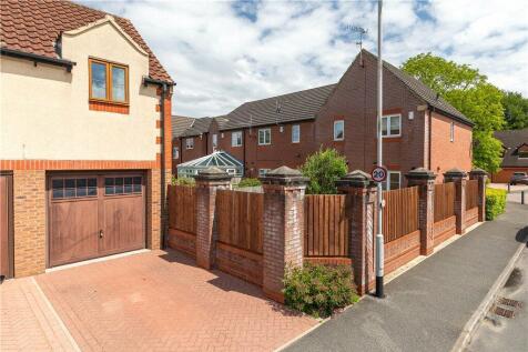 Garage/Driveway