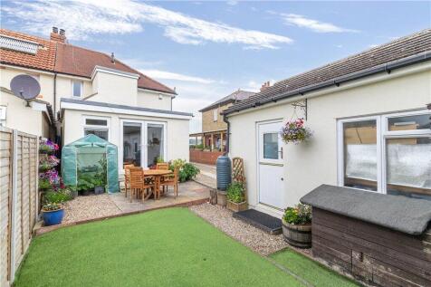 Rear / Garage