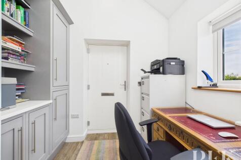 Bootroom/Office