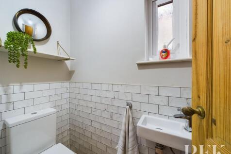 Cloakroom/WC