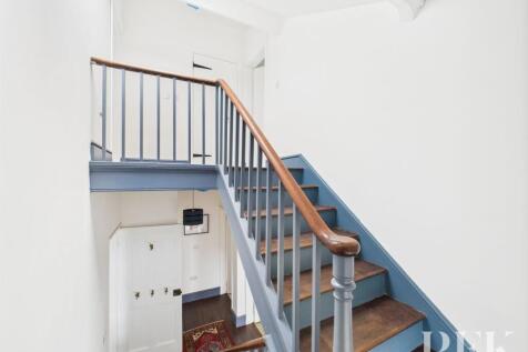 SECOND FLOOR LANDING