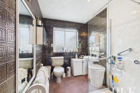 Family Shower Room