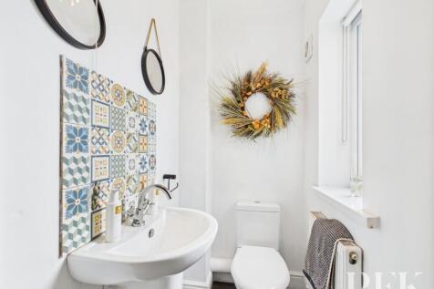 Cloakroom/WC
