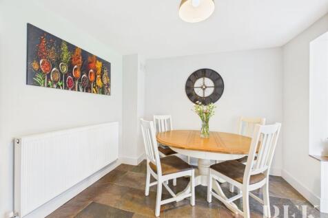 Kitchen/Dining Space