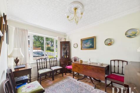 Dining room/Bedroom 4