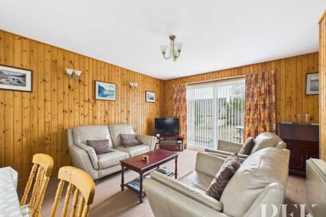 Lounge-Dining Room