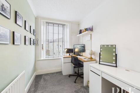 Bedroom/Office