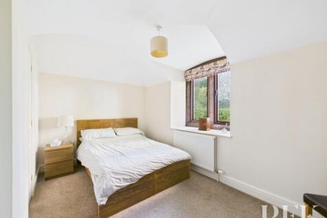 Lower ground floor bedroom 3