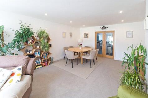 Living/Dining Area