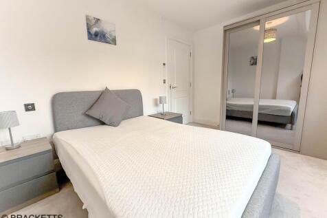 Double Bedroom with a fitted wardrobe