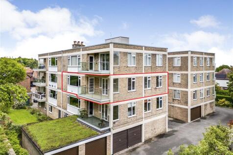 7 Harlow Oval Court