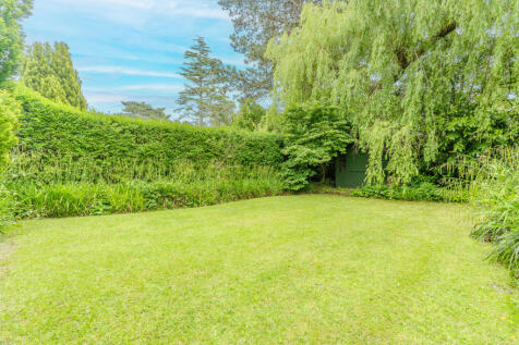 Lawned Garden