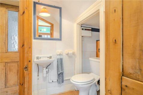 Cloakroom / Wc