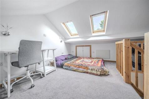 Bedroom / Studio