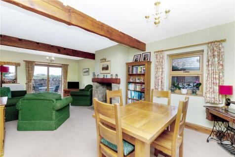 Living/Dining Area