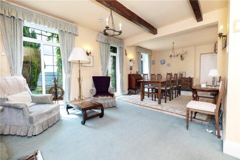 Dining/Sitting Room