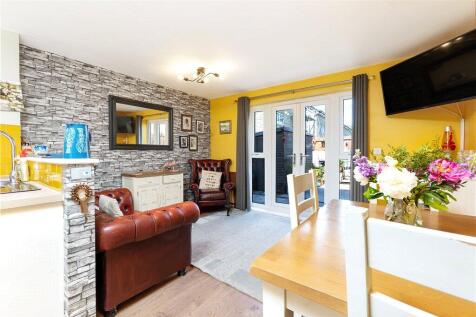 Dining/Sitting Area