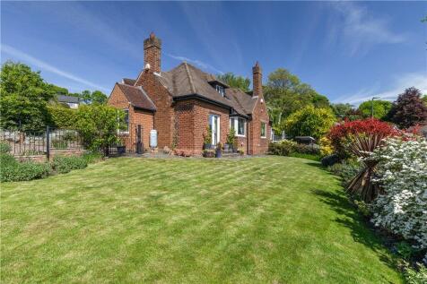 Lawned Garden