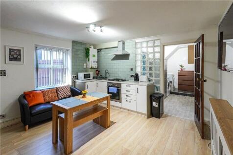 102 Kitchen Lounge