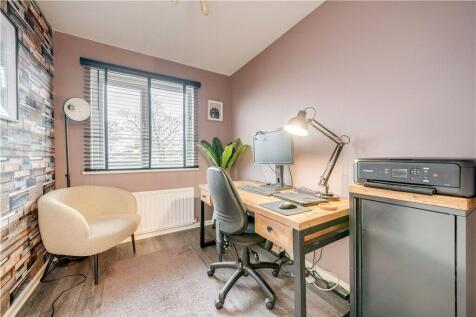Bedroom/Office