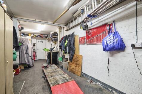Garage/Workshop