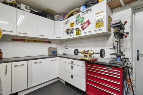 Garage/Workshop