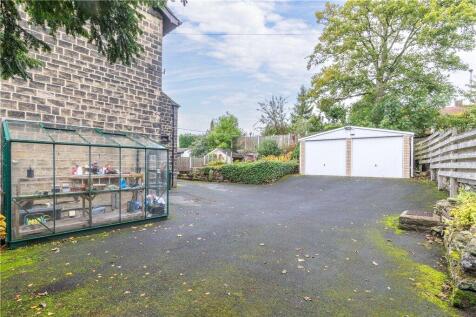 Ample Parking/Garage
