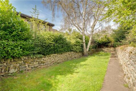Rear Lawned Garden