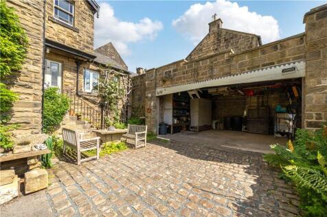 Rear Courtyard