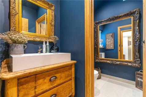 Cloakroom/Wc