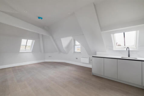 Kitchen &amp; Living