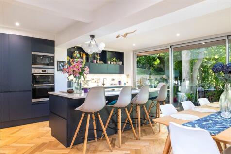 Kitchen Dining Area