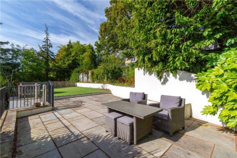 Alfresco Dining