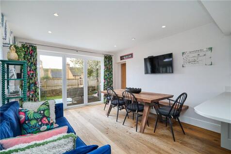 Living Dining Area
